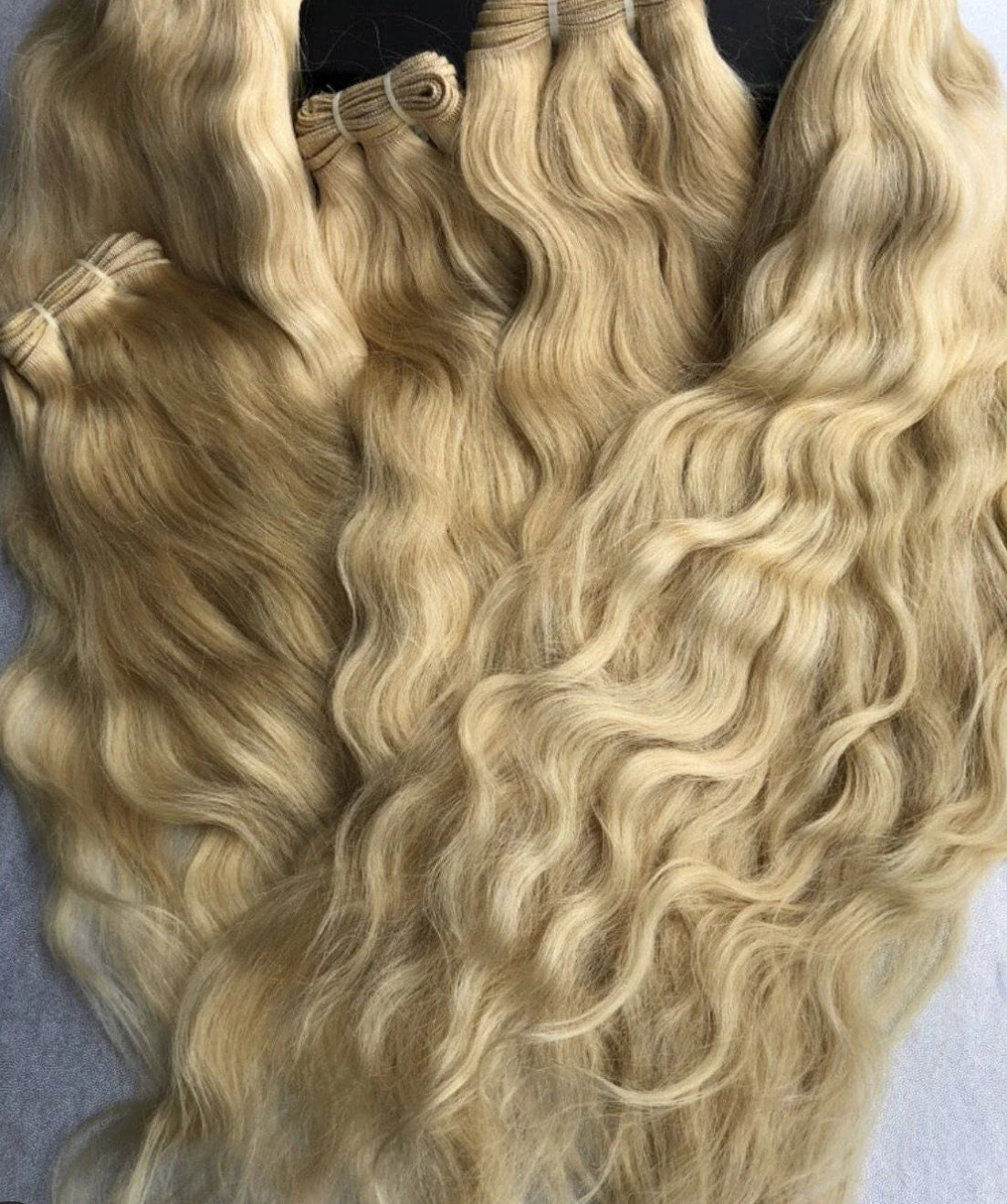 TISSAGE RAW HAIR BLOND ONDULÉ
